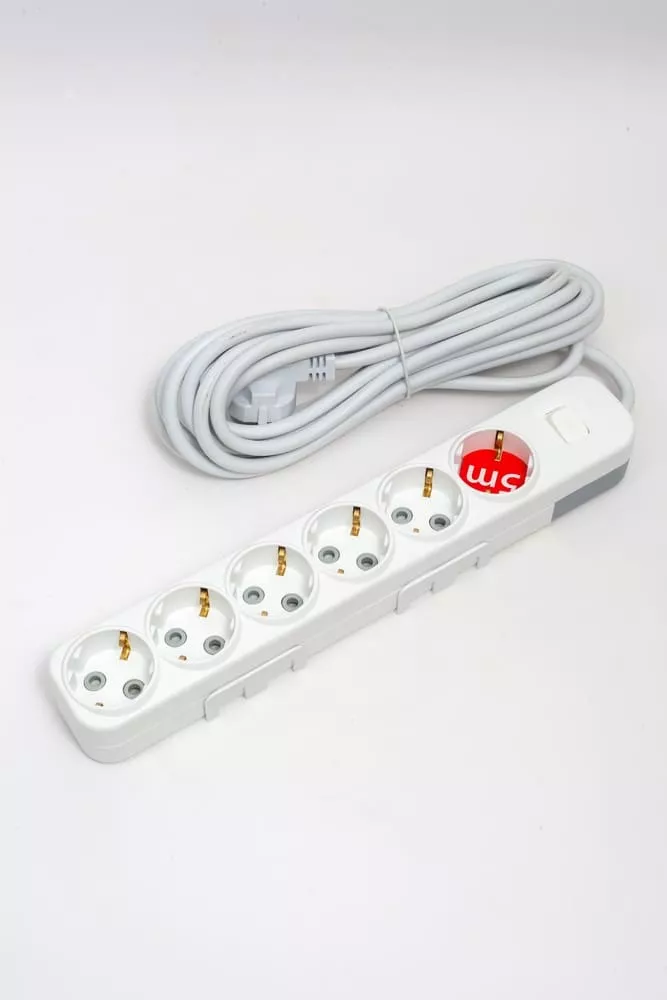 

Удлинитель с/з 6вх с защитными шторками ELBI Myra 527-010205-621