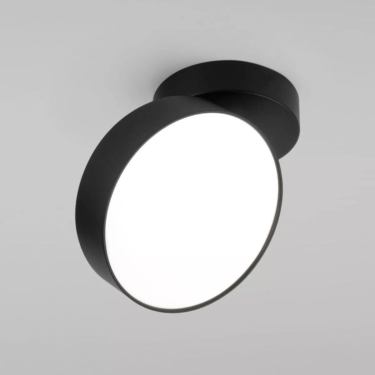 

Светодиодный спот Elektrostandard Pila 25135/Led черный 4690389187575